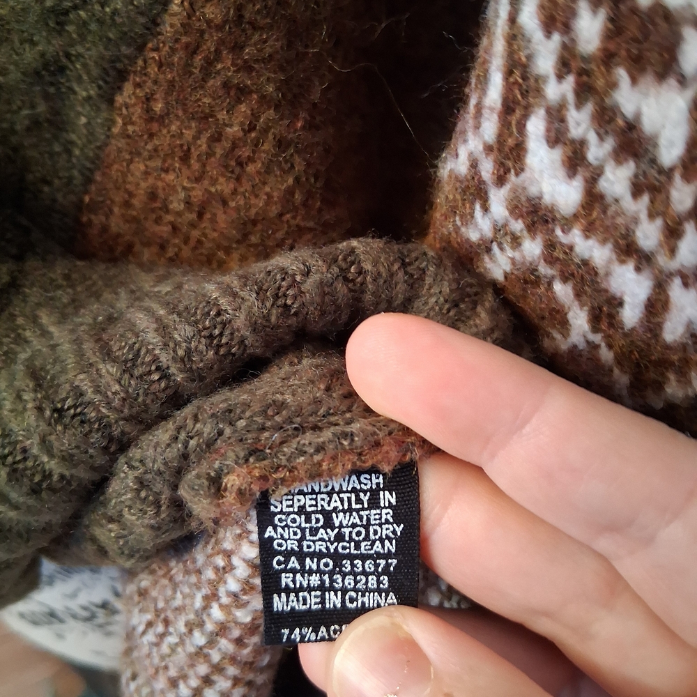 Elegant Olive and Brown Cable Knit Sweater - Picture 12 of 14